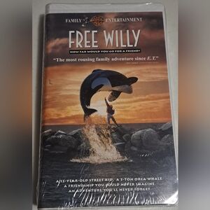 Warner Bros. Free Willy Family Entertainment VHS Movie Sealed New Without Tags